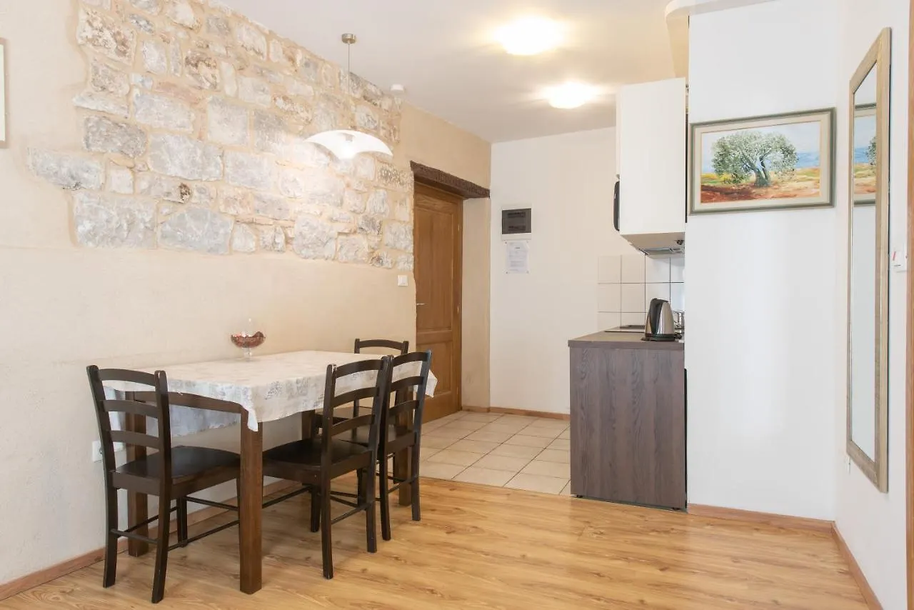 Dolce Vita Apartments Split 0*,