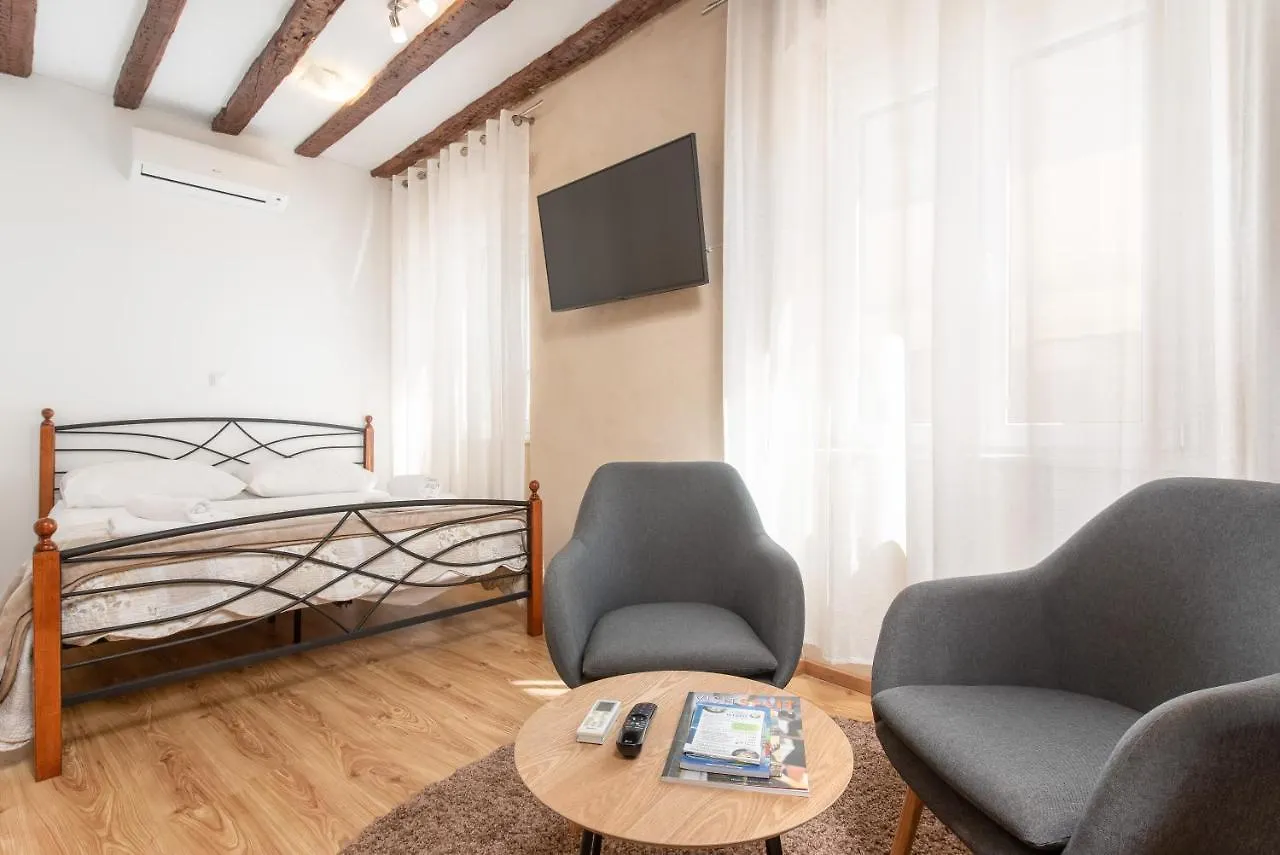 Dolce Vita Apartments Split 0*,